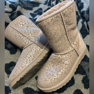 Womens Size 10 Leopard Print Ugg Boots